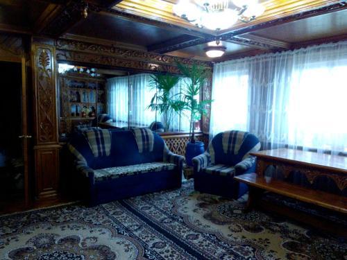 Суздаль: House near Monastery