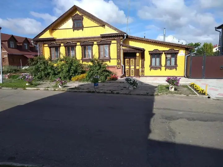 Суздаль: House near Monastery