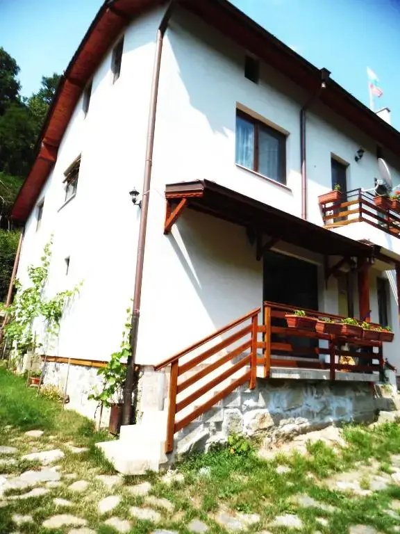Дупница: Kirilova House