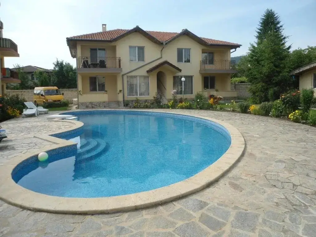 Кранево: Family Hotel Radka