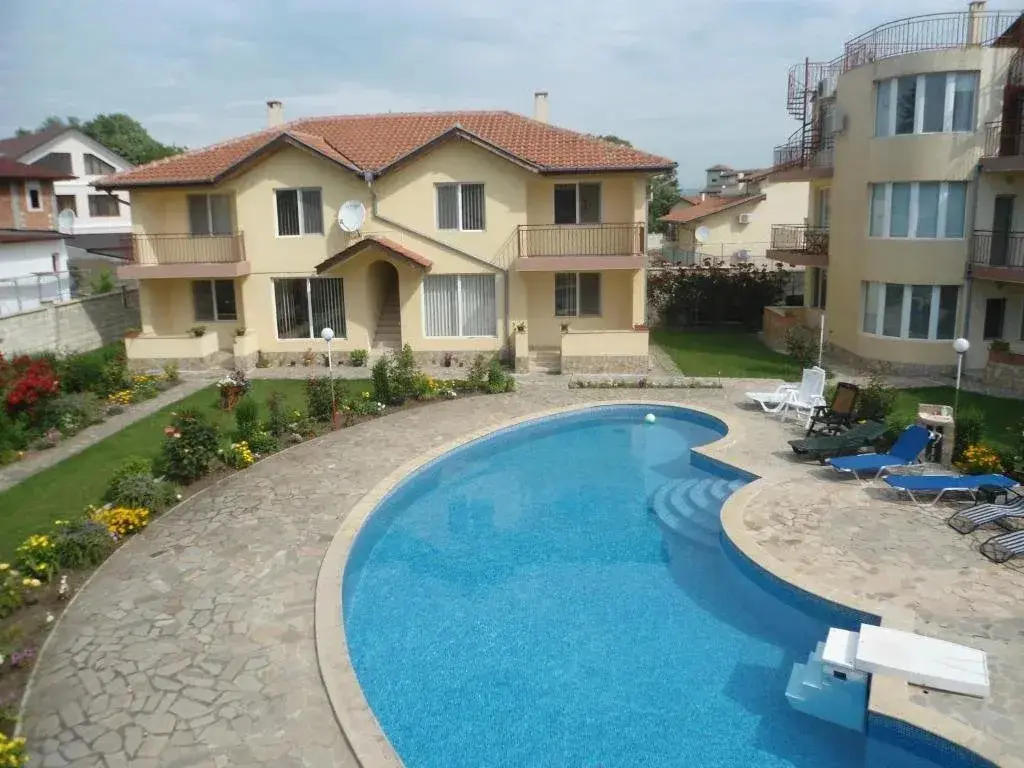Кранево: Family Hotel Radka