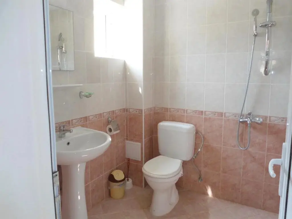 Кранево: Family Hotel Radka