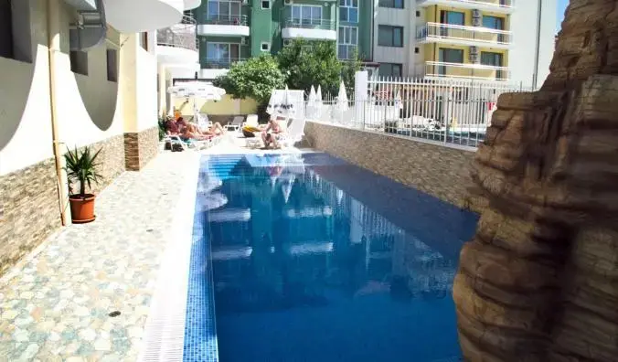 Приморско: Hotel Opal