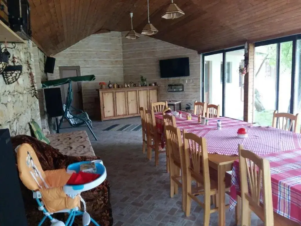 Палици: Palitsi Art House