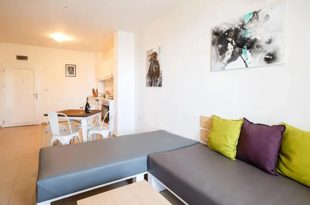 Солнечный берег: Seaside Apartment NLV