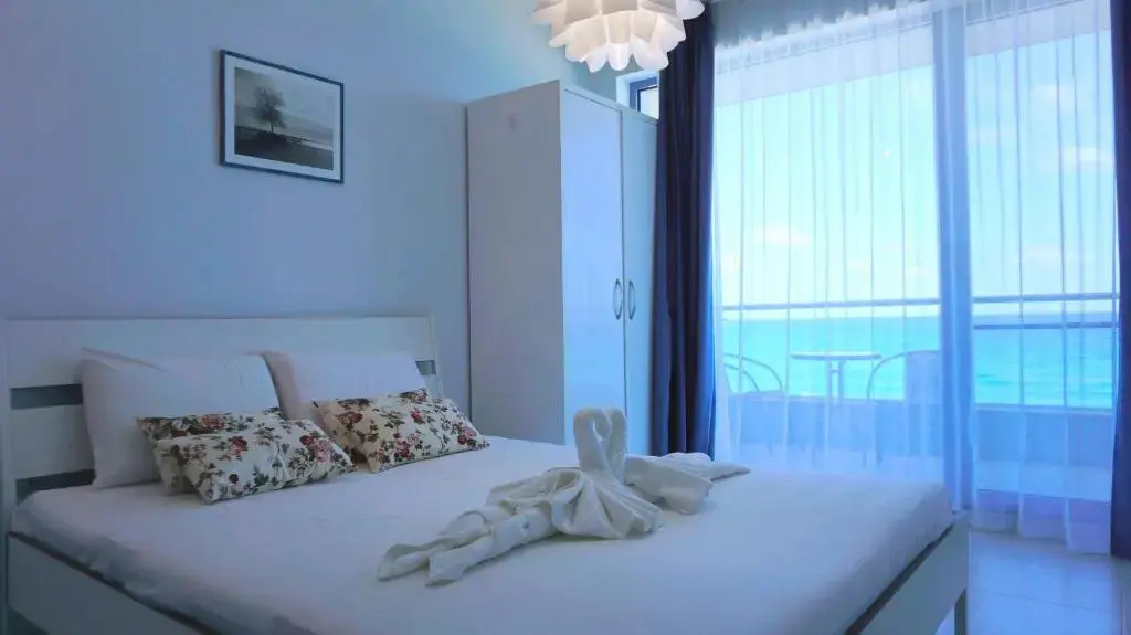 Обзор: Aurora apartments on the beach