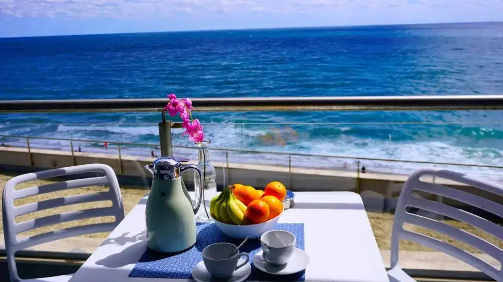 Обзор: Aurora apartments on the beach
