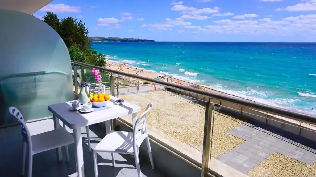 Обзор: Aurora apartments on the beach