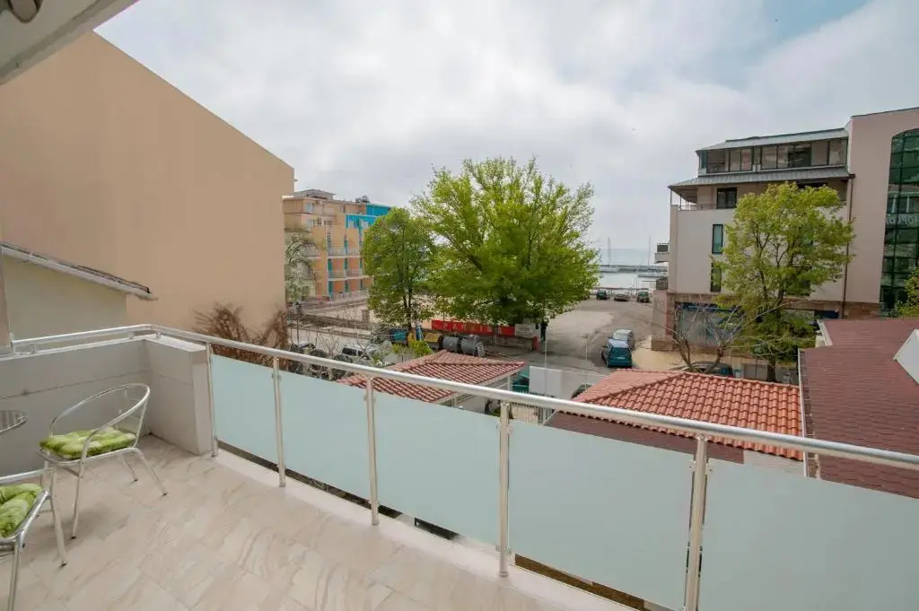 Балчик: Guest House Desi