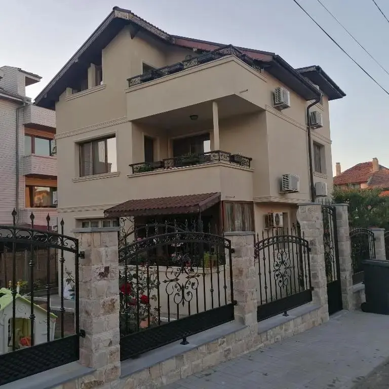 Черноморец: Apartment Dona