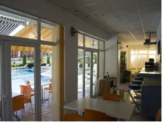 Солнечный берег: Sunny Apartment in a Complex with a Pool And Gym by Flаt Manаger