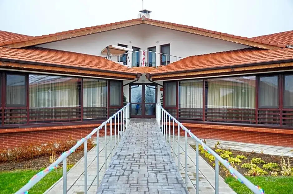 Маломирово: Rumika Ecocenter