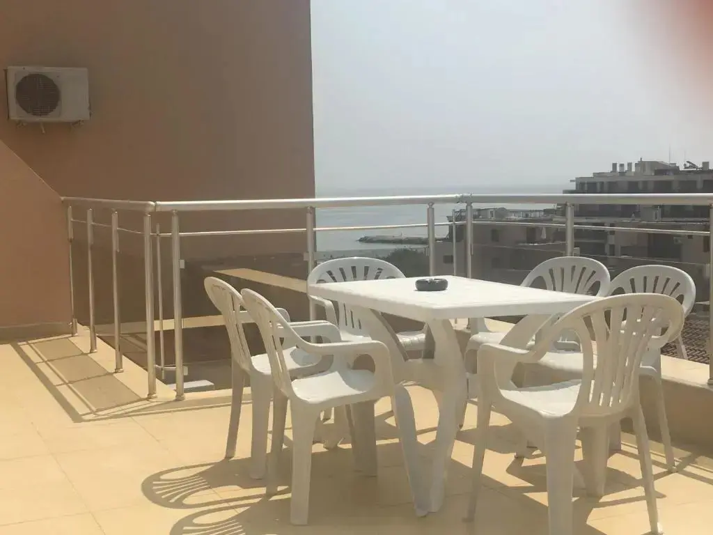 Поморие: Golden Sea View Apartments