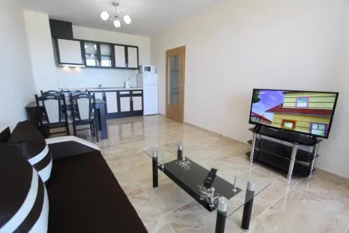 Поморие: Golden Sea View Apartments