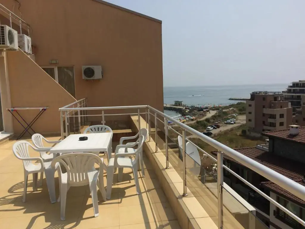 Поморие: Golden Sea View Apartments