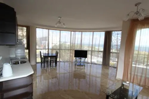 Поморие: Golden Sea View Apartments