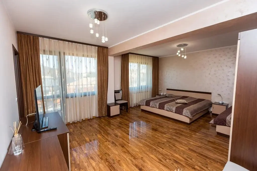 Девин: Hotel Kristal