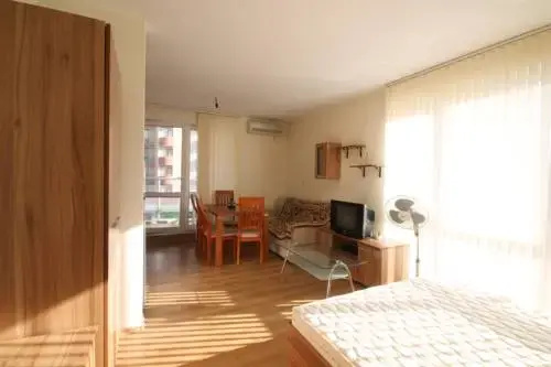 Солнечный берег: Apartment Arendoo in Flores Park
