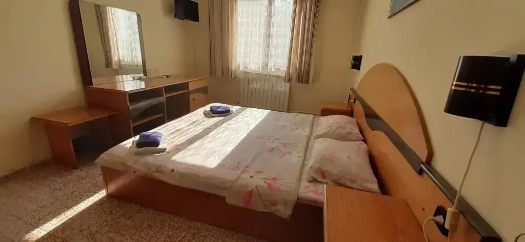 Варна: Family Hotel California - Varna