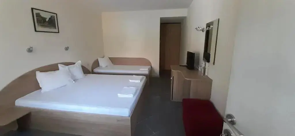 Варна: Family Hotel California - Varna