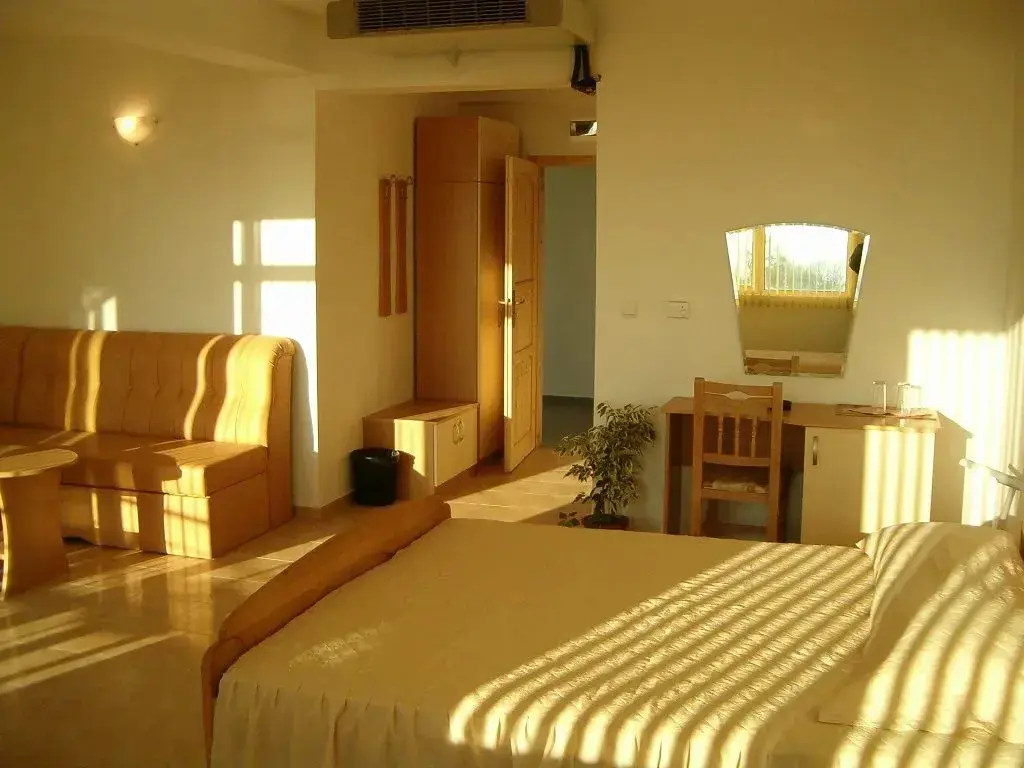 Равда: Cristal Hotel