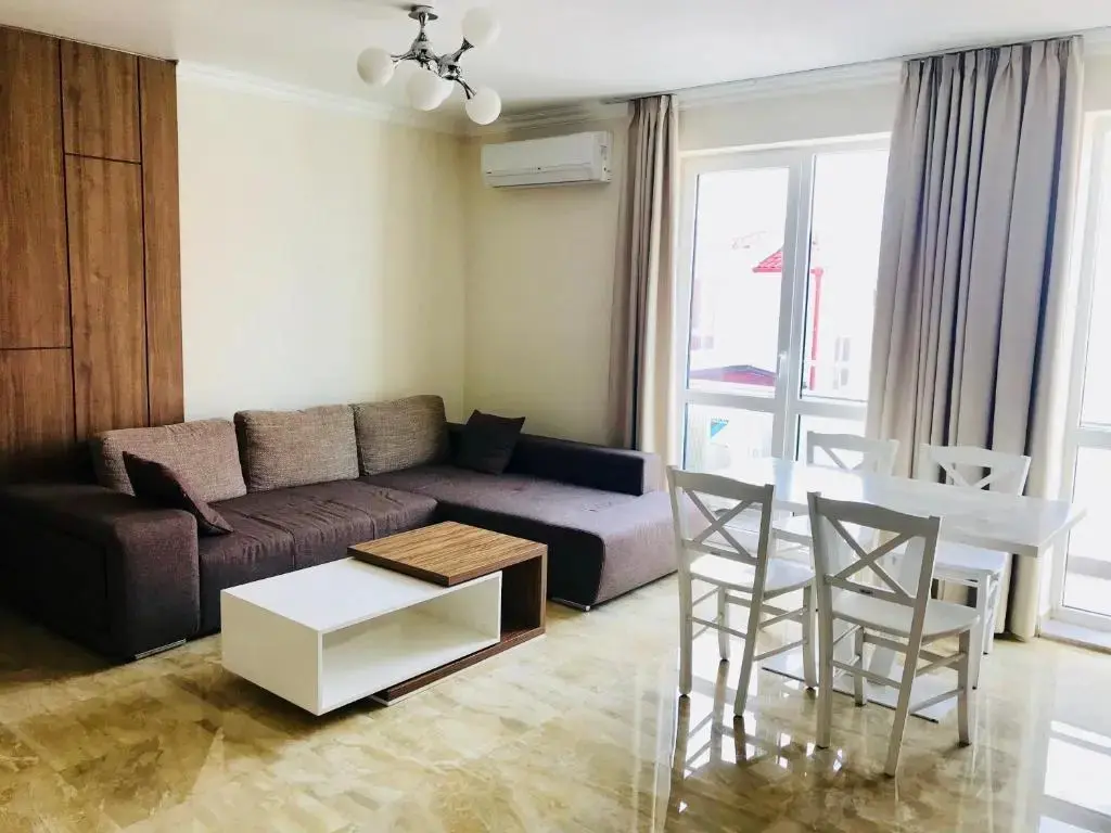 Поморие: Apartments in Atlantic