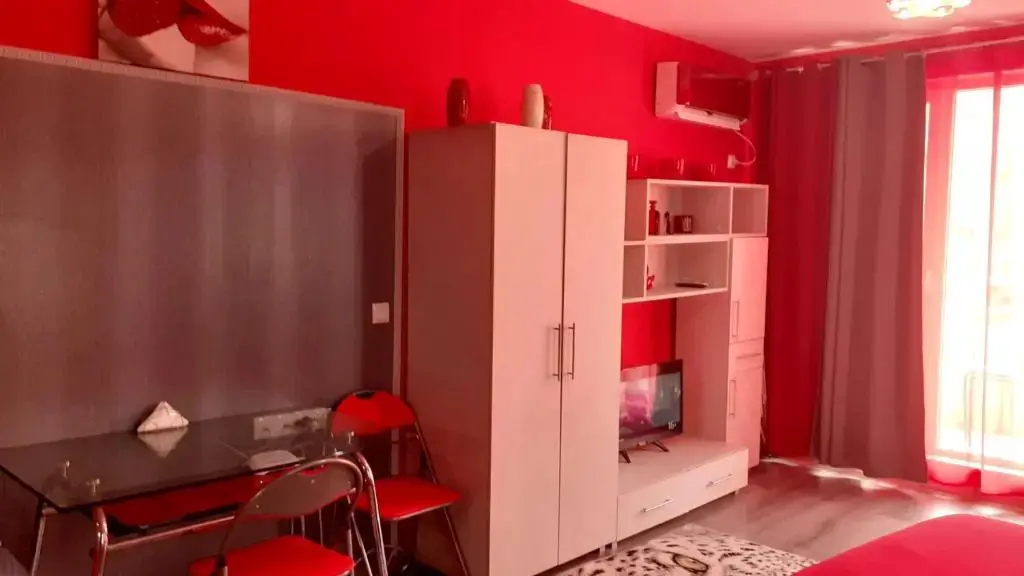 Поморие: Studio Nera