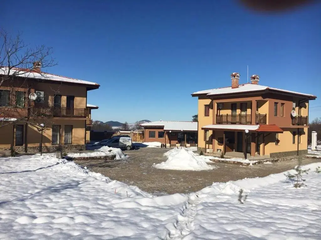 Вършец: Tyankovi Houses