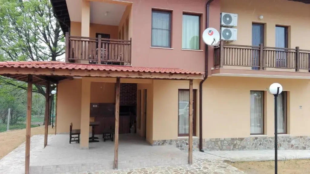 Вършец: Tyankovi Houses