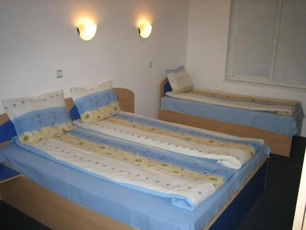 Китен: Guest House Rai