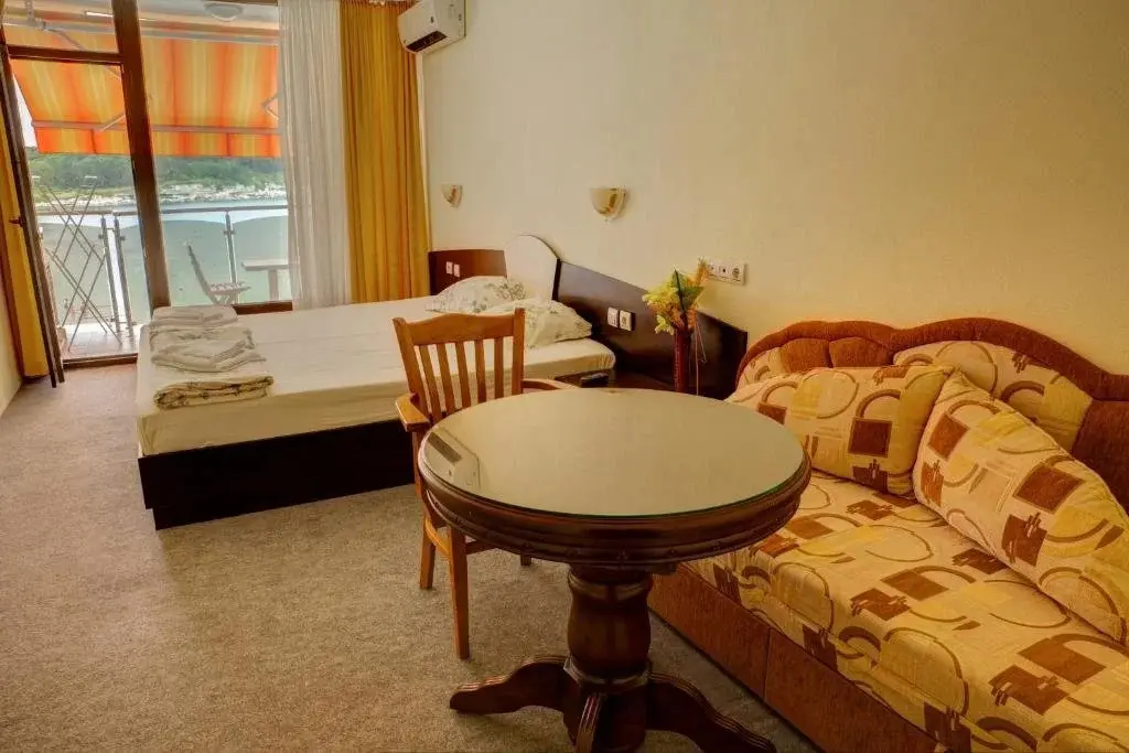 Китен: Family Hotel Bodurov