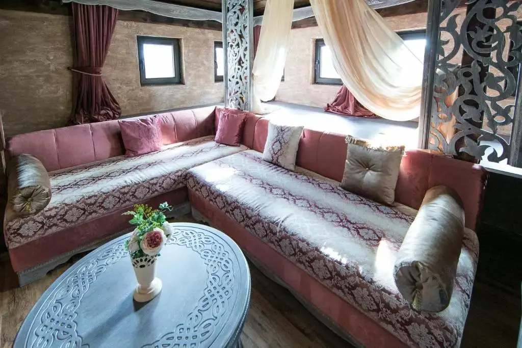 Марчево: Valentina Castle