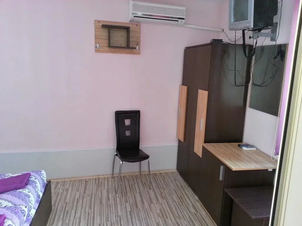 Извос: Guest House Zora