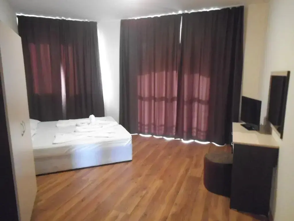 Солнечный берег: Hotel Seasons 3
