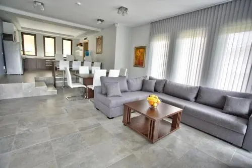 Троян: Villa Eta