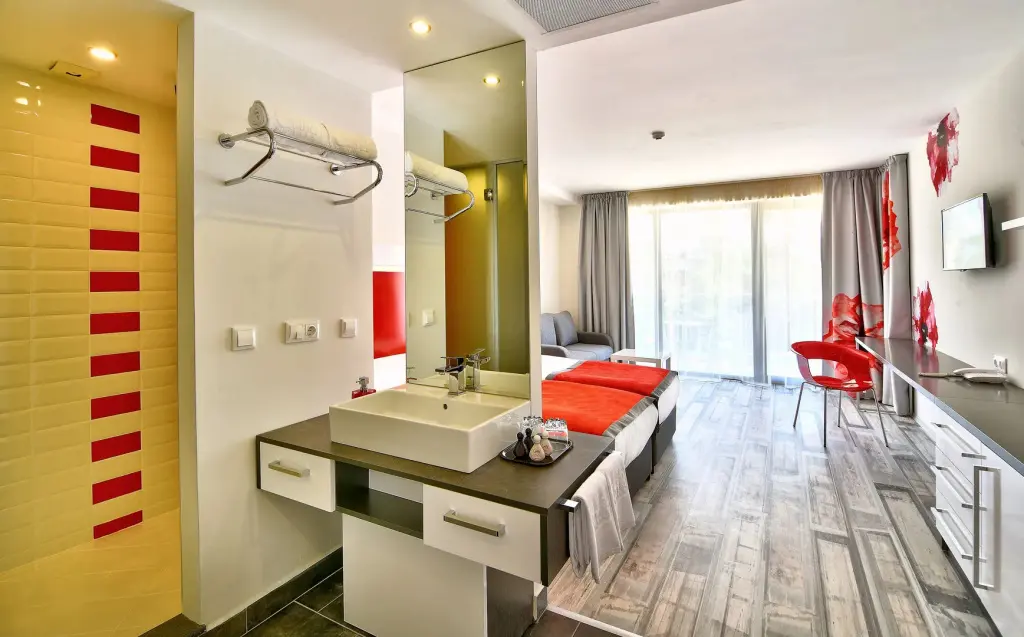 Варна: Hotel Grifid Foresta  Adults Only