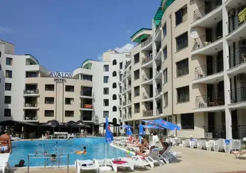 Солнечный берег: Avalon Freya Apartments