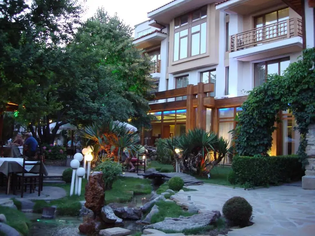 Сливен: Bozukova House