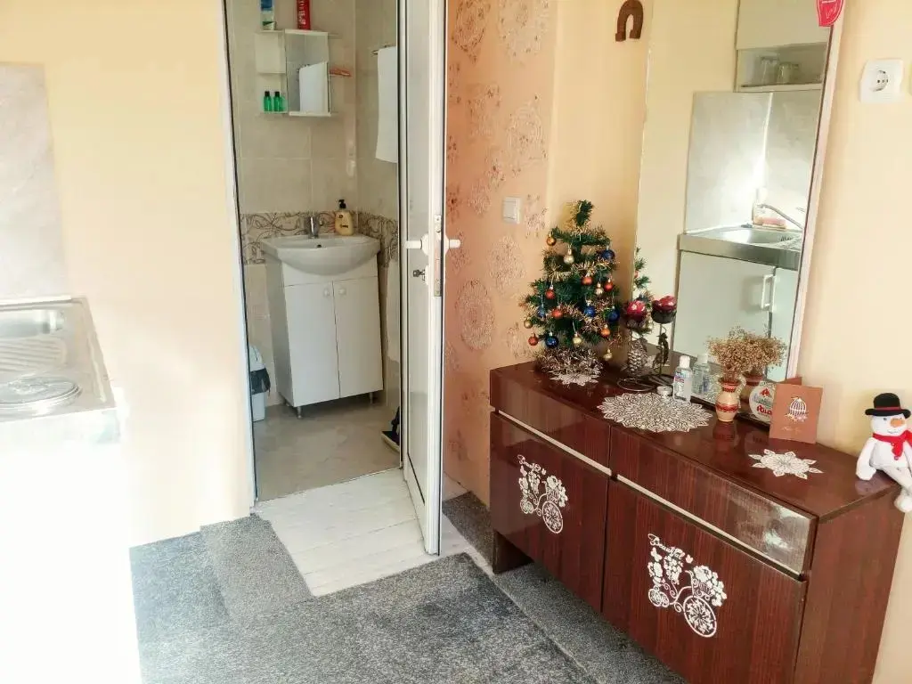 Дупница: Guest House Emiliya