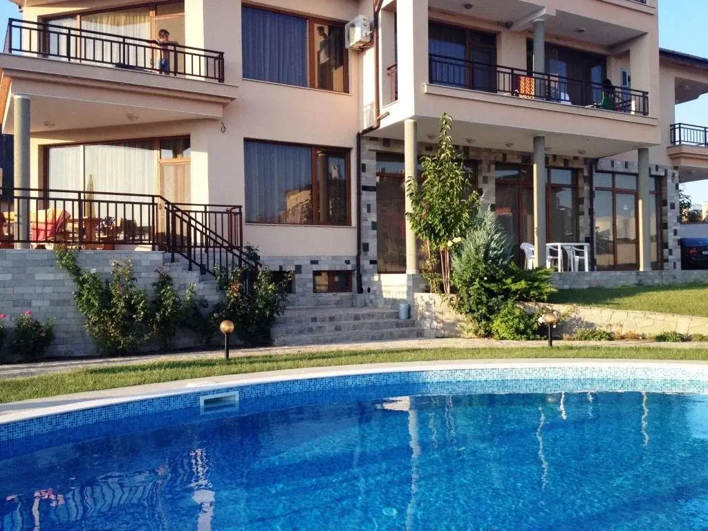 Созополь: Family Hotel Dreams