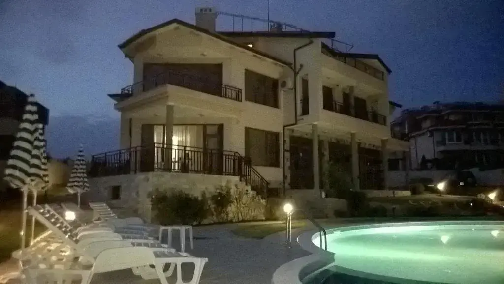 Созополь: Family Hotel Dreams