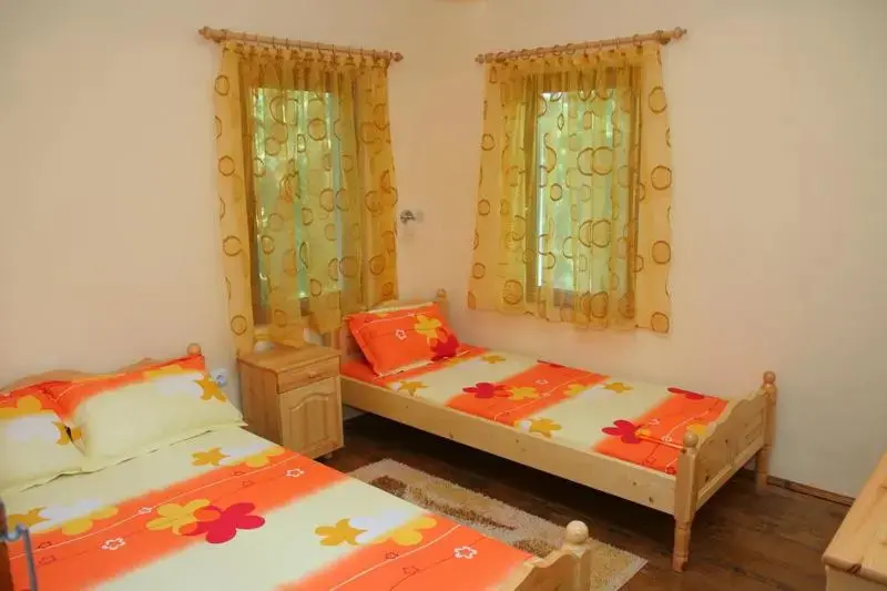 Горна-Оряховица: Lazarovata House