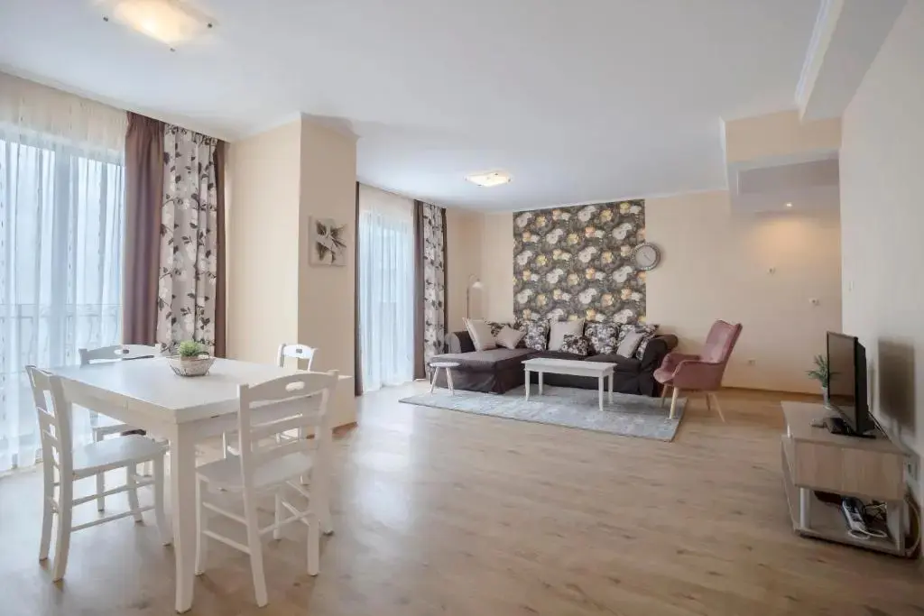 Поморие: Gardenia Beach Palace Aparthotel