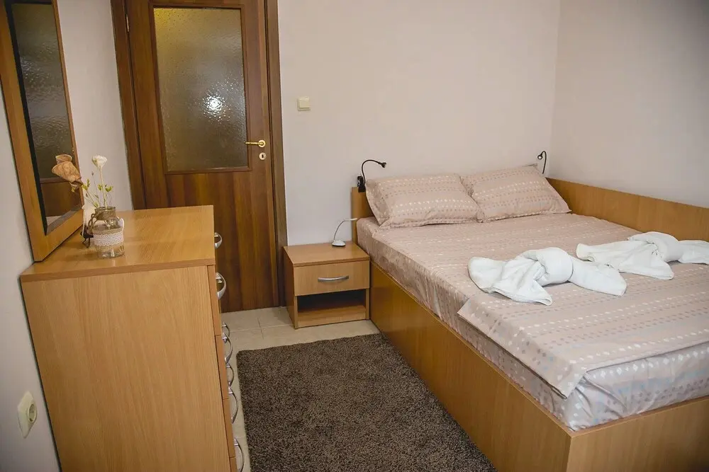 Бургас: FM Deluxe 2-BDR Apartment with Parking