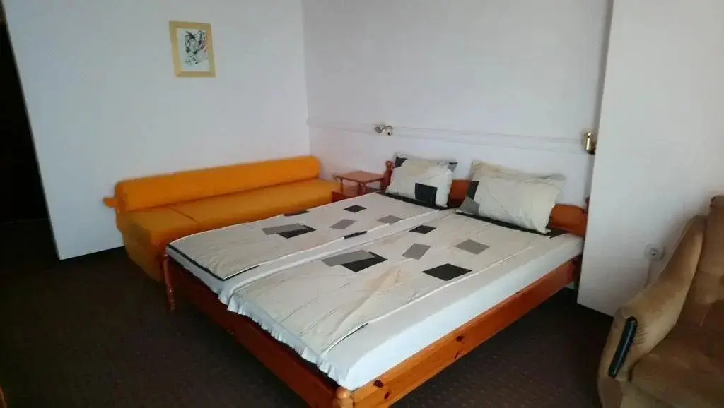 Царево: Family Hotel Southern Nights