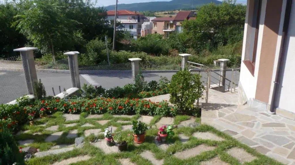 Царево: Estreya