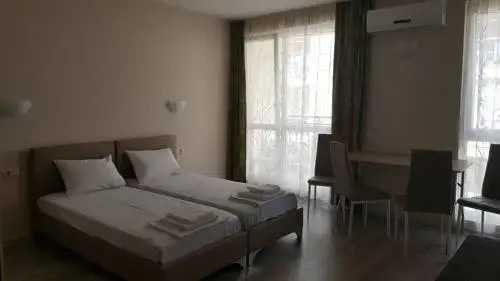 Солнечный берег: Casa del Sol Apartments