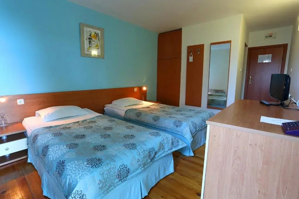 Балчик: White House Family Hotel