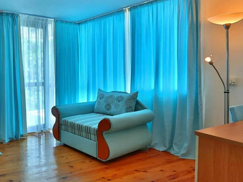 Балчик: White House Family Hotel