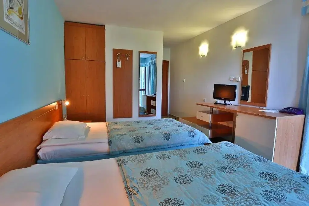 Балчик: White House Family Hotel